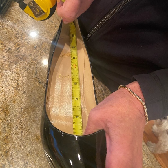 Authentic Christian Louboutin Pigalle Plato patent heels. - Picture 8 of 8